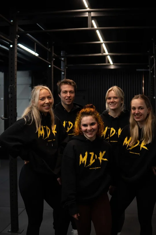 Het team van MDK in de studio